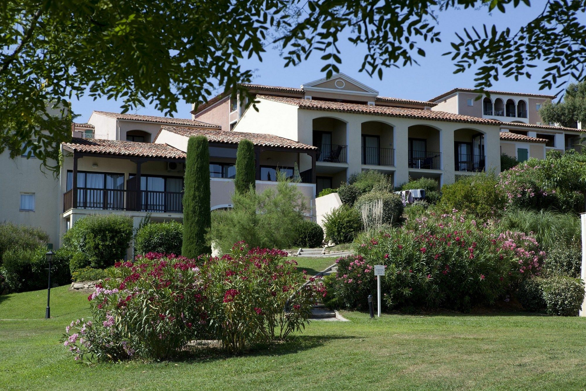 Residence Pierre & Vacances Les Parcs De Grimaud Kültér fotó